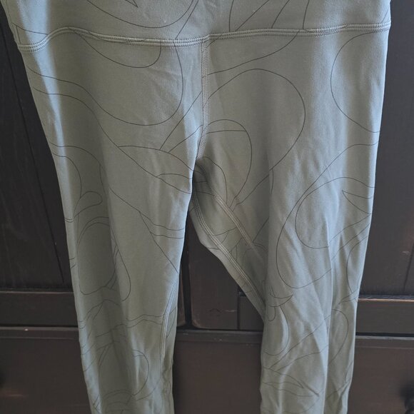 lululemon Align™ High-Rise Pant 25" Size 6 Scripted Yogo Army Green/Dark Olive - Picture 2 of 6